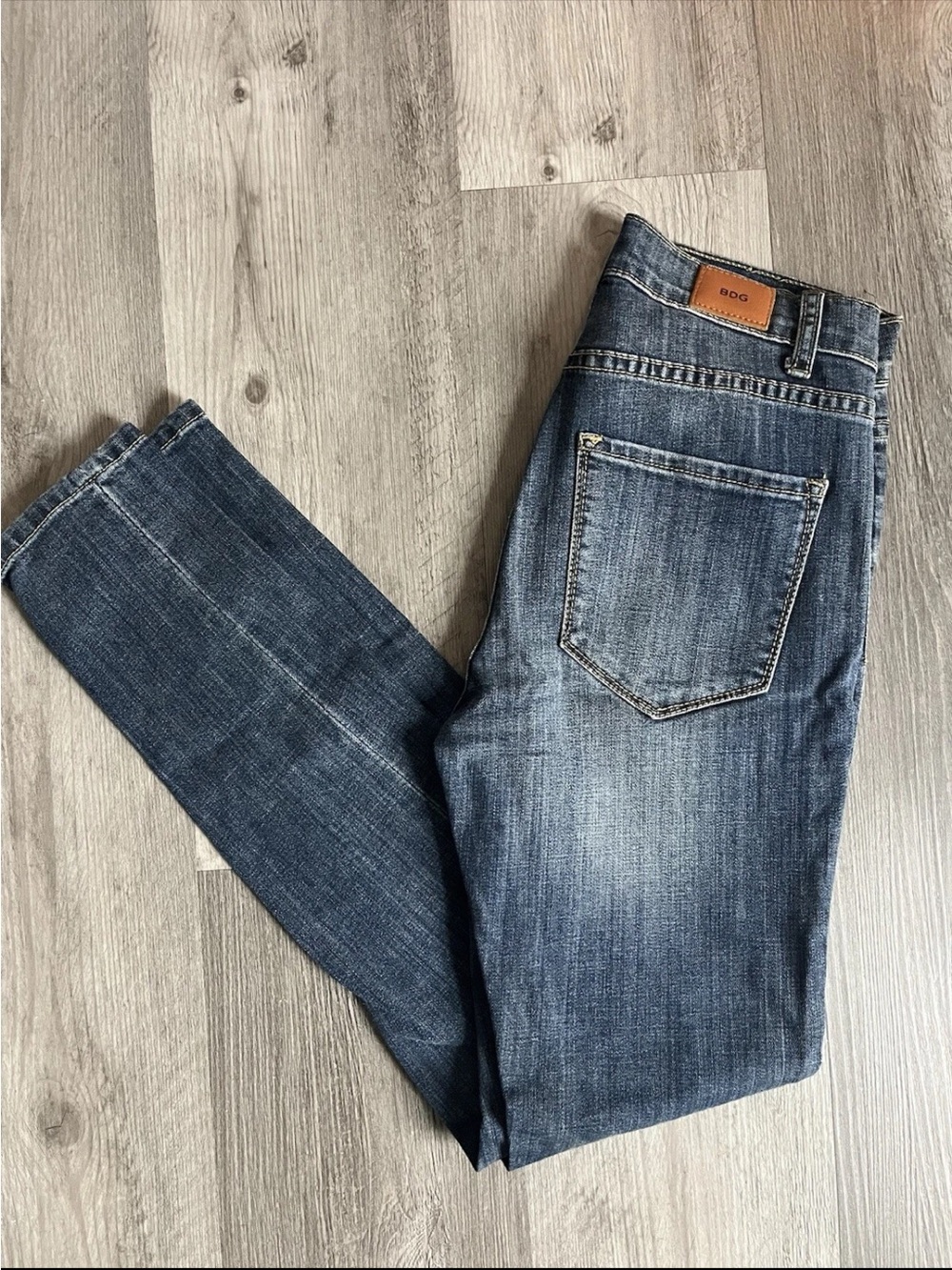 BDG women’s high waist Blue Washed Slim Jeans 27